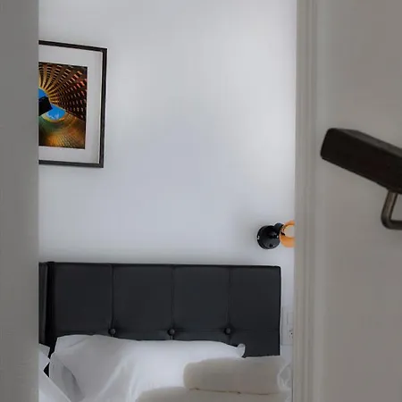 Hostellerie Du Commerce Et De La Forge Aparthotel Gelles