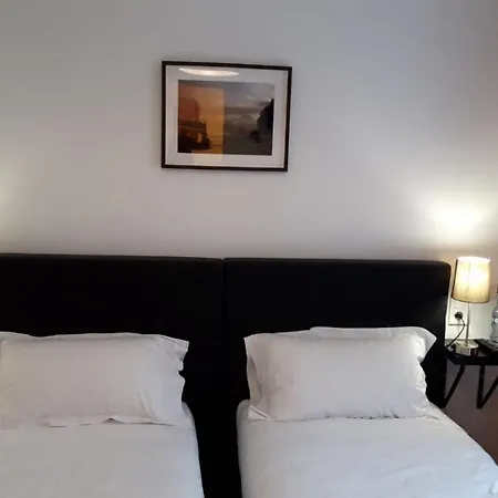 Hostellerie Du Commerce Et De La Forge Bed and Breakfast