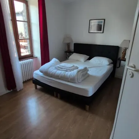 Hostellerie Du Commerce Et De La Forge Aparthotel Gelles